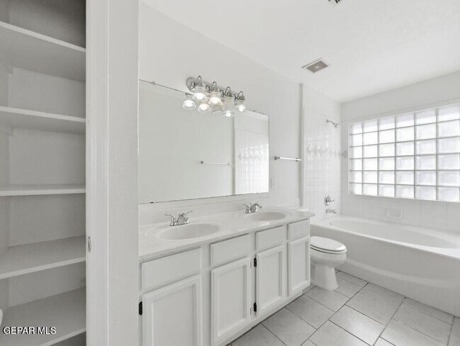 Building Photo - 11621 Gypsum Hills Cir