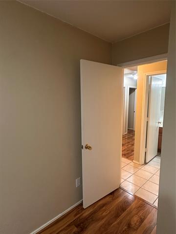 Building Photo - 809 Essex Dr