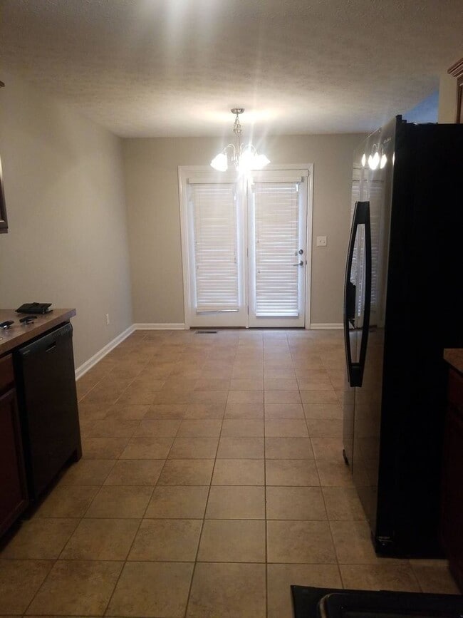 Building Photo - Brick Ranch W/Walk-Out Basement (Unfinished)