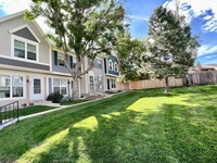 Building Photo - Renovated 3 Bedroom/2 Baths Townhouse in V...