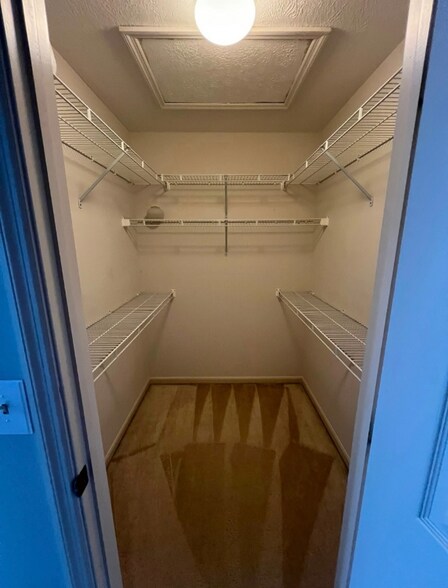 Building Photo - 3701 W Galbraith Rd