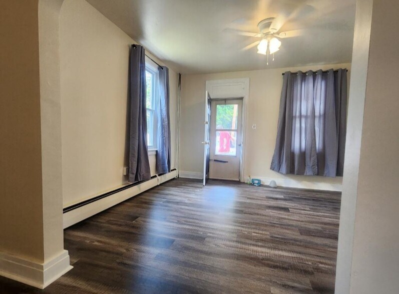 Building Photo - 2416 Lehman St