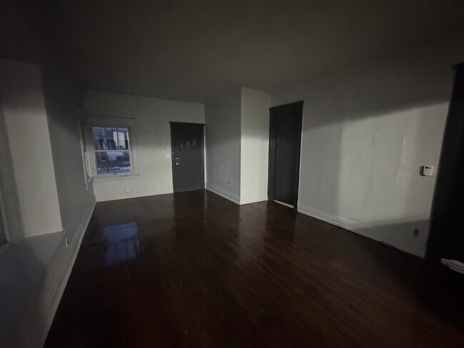 Building Photo - 102 Kentucky-