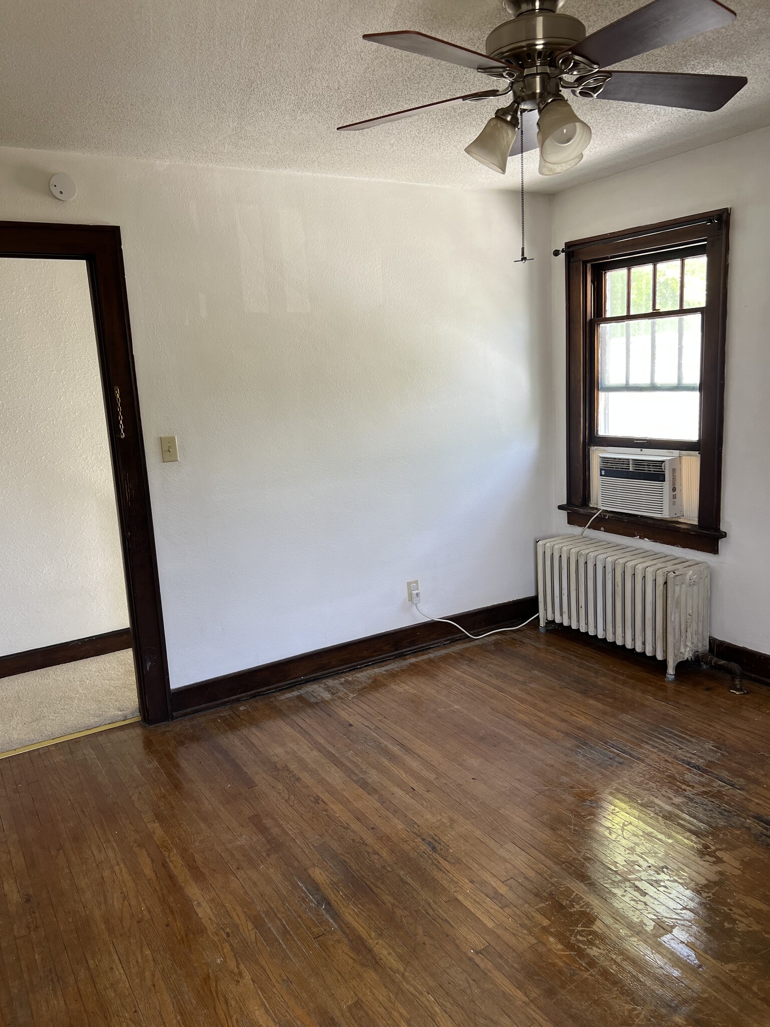 Building Photo - 524 Avenue D