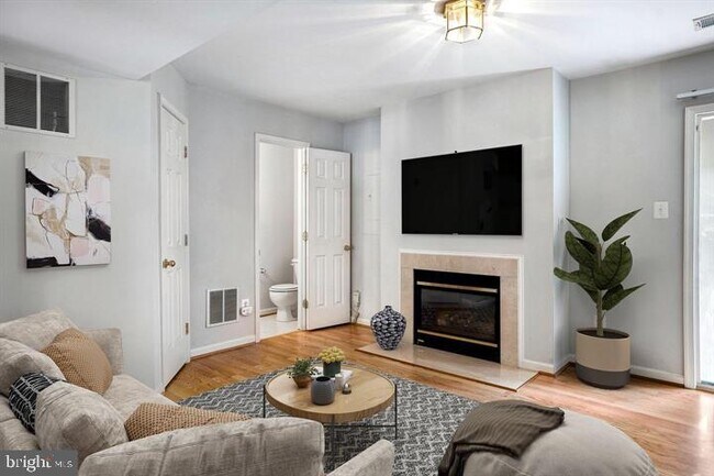 Building Photo - 43805 Sunset Terrace
