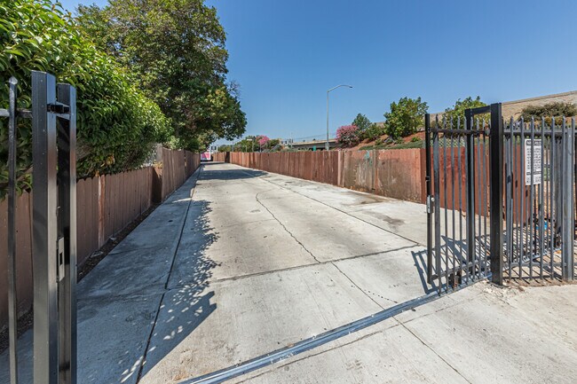 Building Photo - 11688 S Central Ave