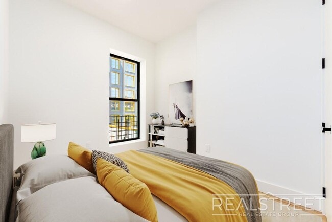 Building Photo - Brand New 3 Bed 3 Bath in Bed Stuy Brownst...