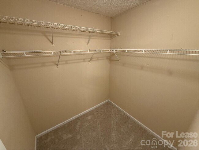 Building Photo - 9423 Fairmead Dr