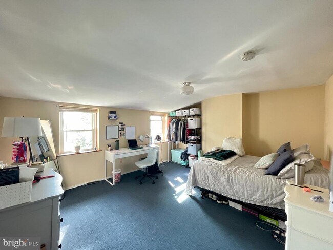 Building Photo - 416 N 31st St