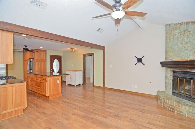 Building Photo - 11731 Bowie Dr
