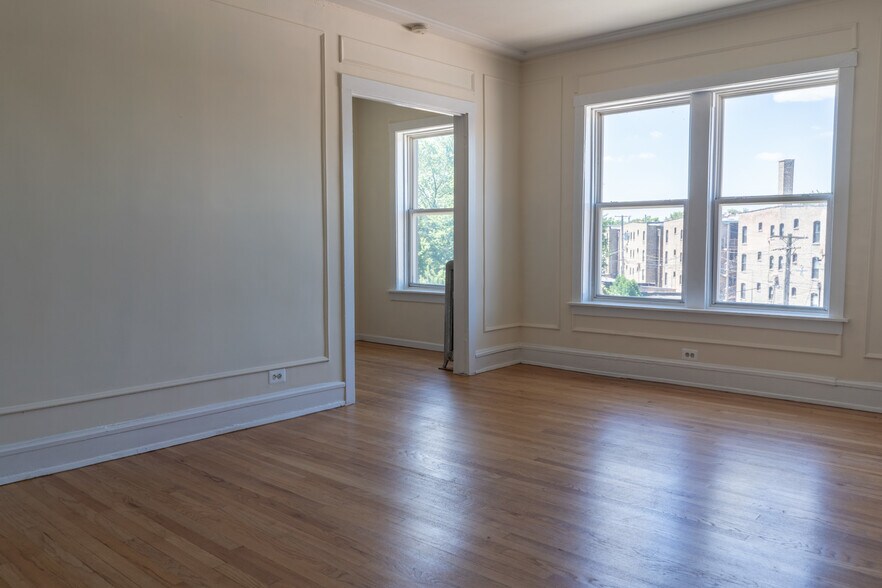 Building Photo - 2712 N Milwaukee Ave