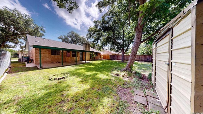 Building Photo - 318 Renee Dr