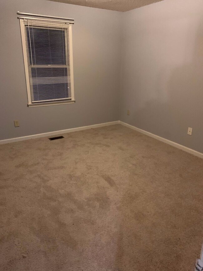 Building Photo - Kittrell Duplex 3