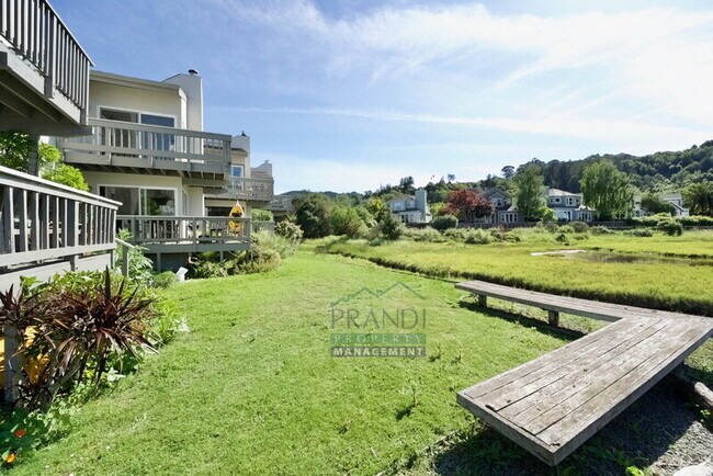 Building Photo - 505 Larkspur Plaza Dr