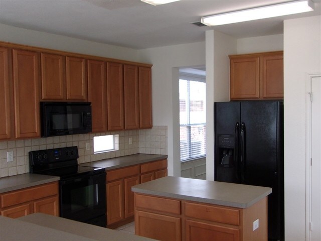 Building Photo - 2112 Lake Fork Ln
