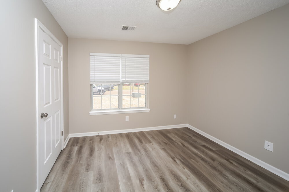 Building Photo - 5895 Waverly Dr