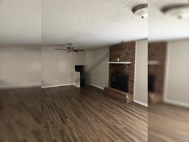 Building Photo - 10801 Excalibur Dr