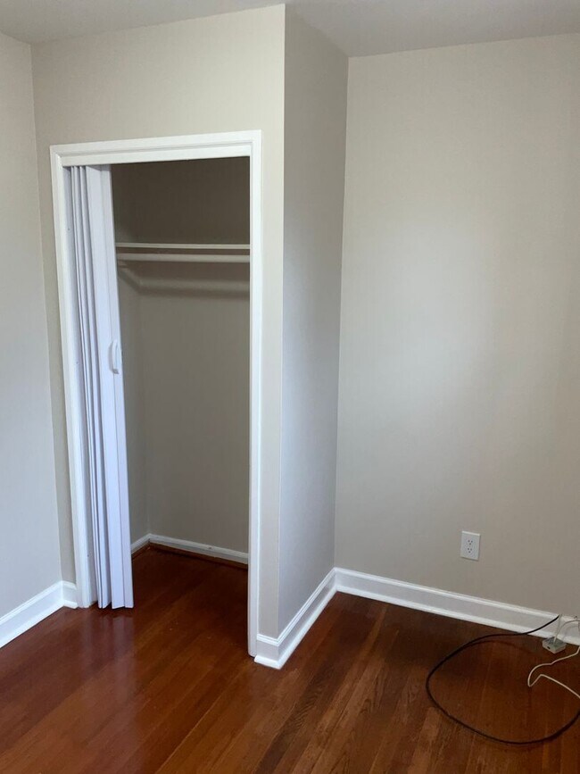 Building Photo - Fully updated 4BR 2BA single family brick home in Connecticut Ave Estates