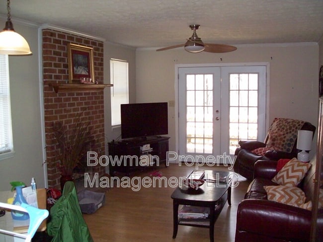 Building Photo - 132 Oxford Ct