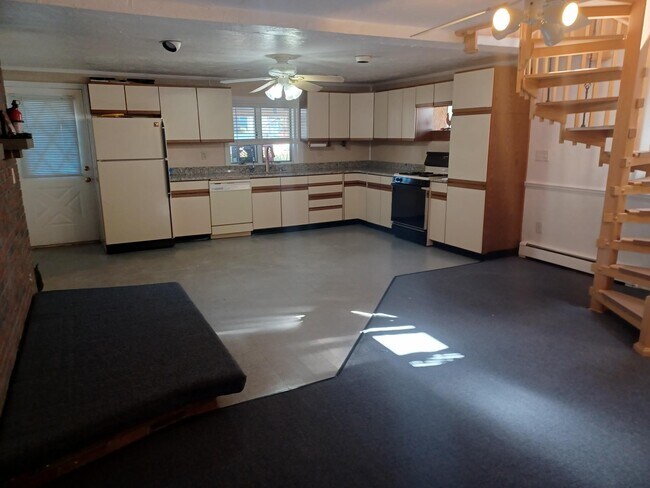 Basement Kitchen Cabinets - 35 Danny Rd