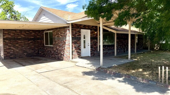 Primary Photo - 1612 N Normandie St