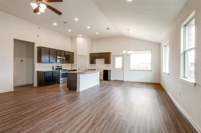 Building Photo - 18501 Urbano Dr