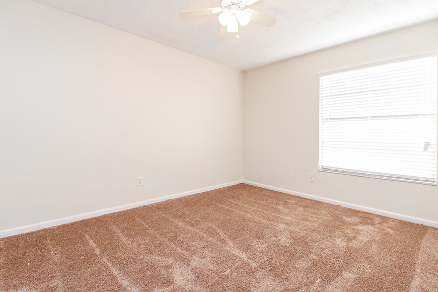 Building Photo - 10375 Chadbourne Dr