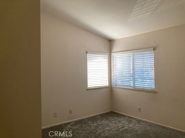 Building Photo - 20 Flintstone