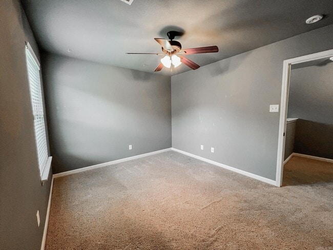 Building Photo - 74 Earnhardt Cir