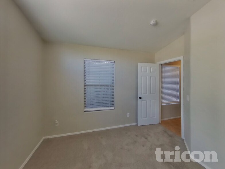 Building Photo - 8625 W Chickasaw St