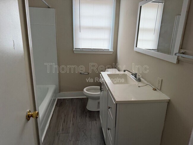 Building Photo - 1405 Cooper St