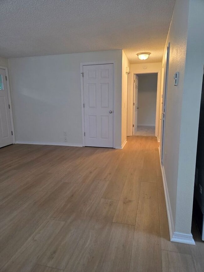 Building Photo - Exceptional North End 2 Bedroom Duplex!