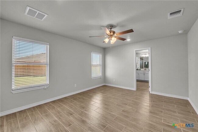 Building Photo - 5202 White Rose Dr