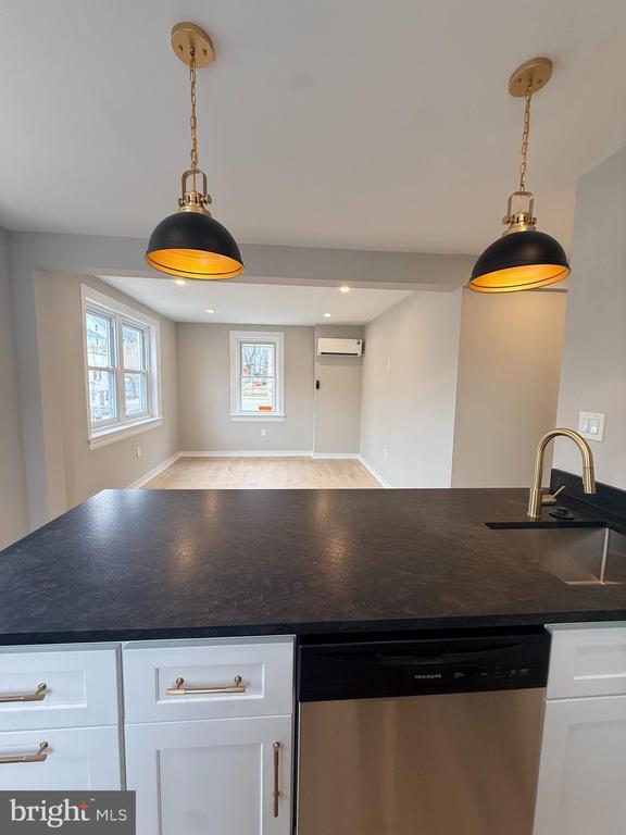 Building Photo - 258 Haverford Ave