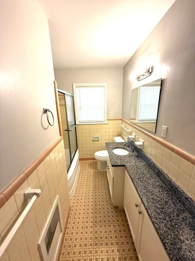 Building Photo - ** 4 Bed 2 Bath located in Dalraida ** Call 334-366-9198 to schedule a self tour