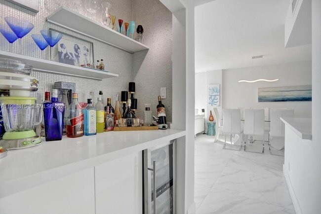 Building Photo - 2501 S Ocean Dr