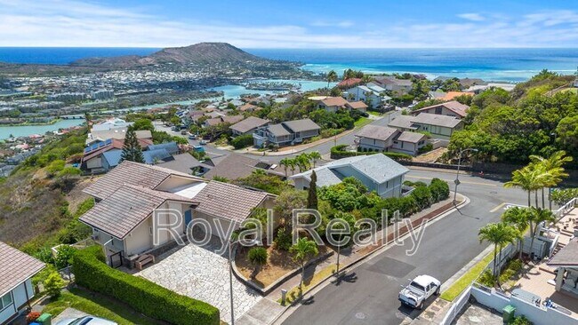 Building Photo - 1005 Kalahu Pl