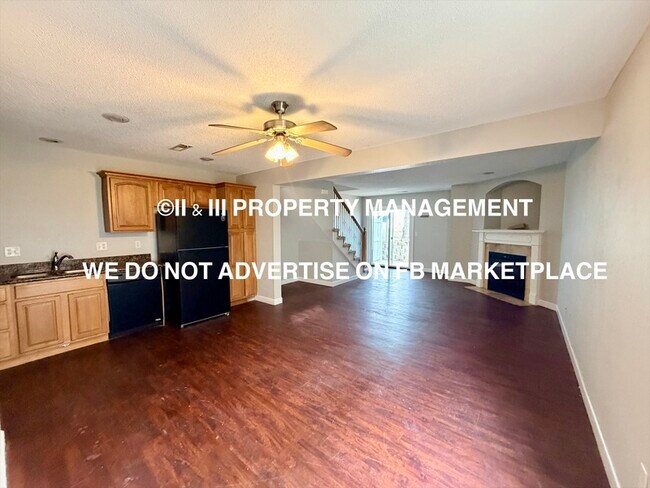 Building Photo - 921 SW Peach Tree Ln