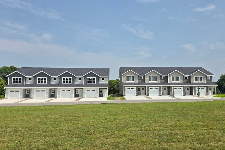 Primary Photo - Cloverfield Townhomes