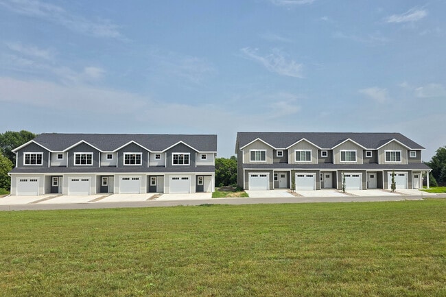 Building Photo - Cloverfield Townhomes