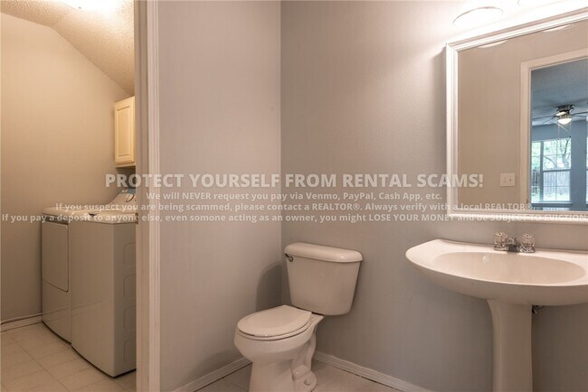 Building Photo - 2554 W Houston St