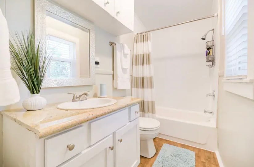 Building Photo - 311 E Strong St