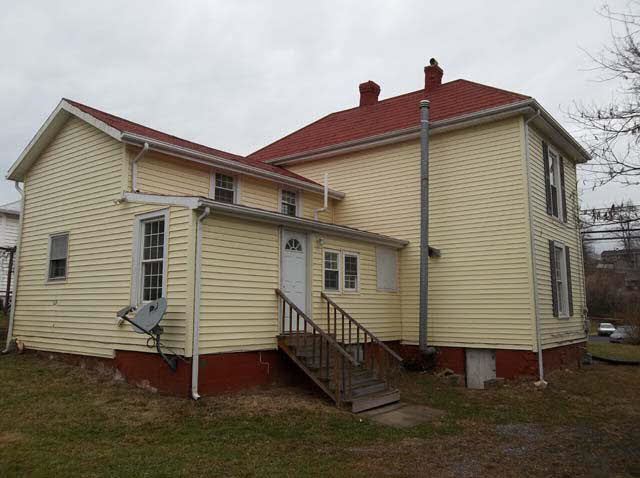 Downtown Staunton single family home - 1736 W Beverley St