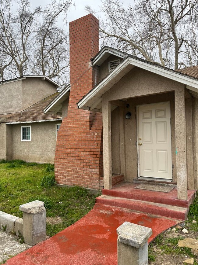 Primary Photo - w7265e