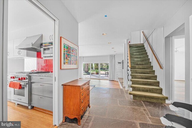 Building Photo - 4838 Drummond Ave