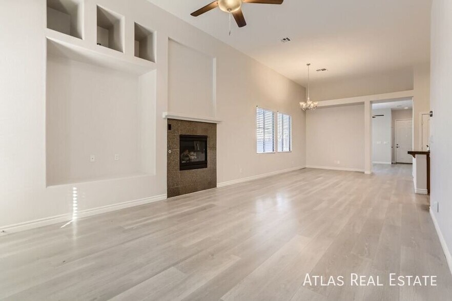 Building Photo - 9121 Little Horse Ave