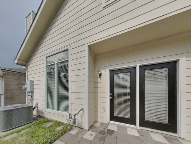 Building Photo - 2907 Crescent Star Rd