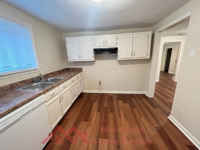 Building Photo - 858 Eyers Rd