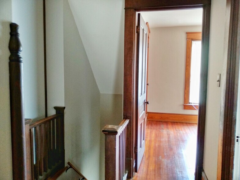 Building Photo - 32 Oregon Street