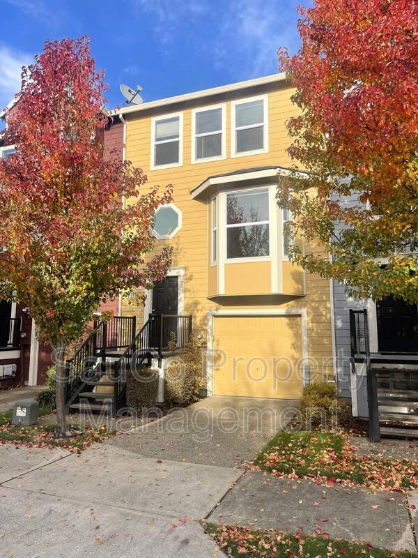 Building Photo - 20715 NW Painted Mountain Dr